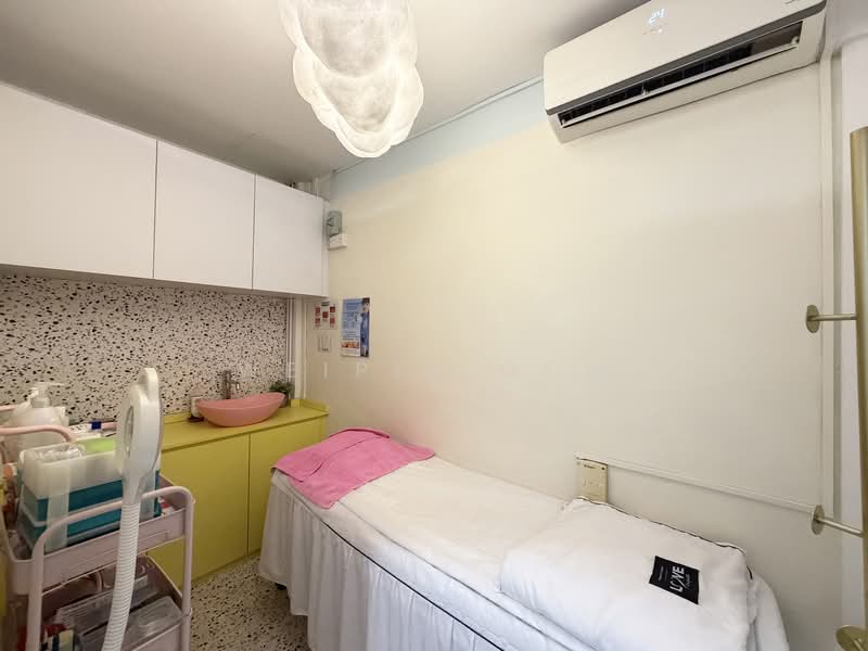 HDB Half shop rental close to Mayflower MRT, , 330 sqft, Shop / Shophouse For Rent, by WeiPin Oon, 500092542 - Interior - CommercialGuru.com.sg
