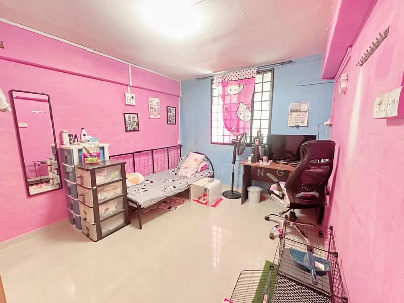 185 Boon Lay Avenue HDB Flat For Sale at S$ 315,000 | PropertyGuru Singapore - Bedroom