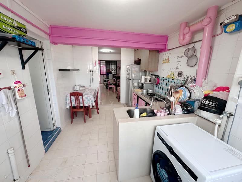 185 Boon Lay Avenue HDB Flat For Sale at S$ 315,000 | PropertyGuru Singapore - Kitchen