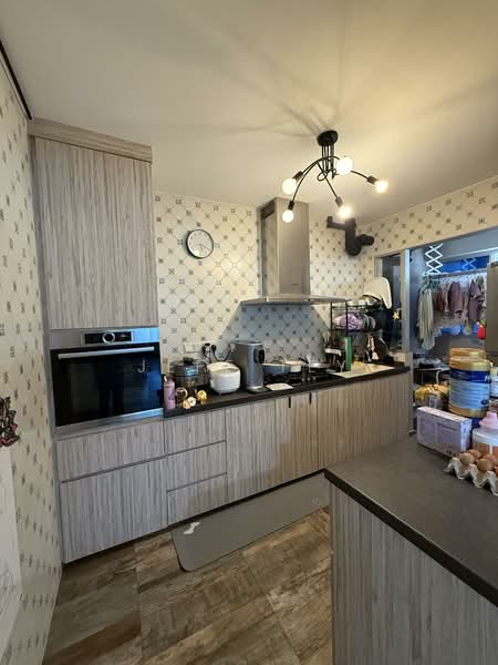 18C Circuit Road HDB Flat For Sale at S$ 979,000 | PropertyGuru Singapore - Kitchen