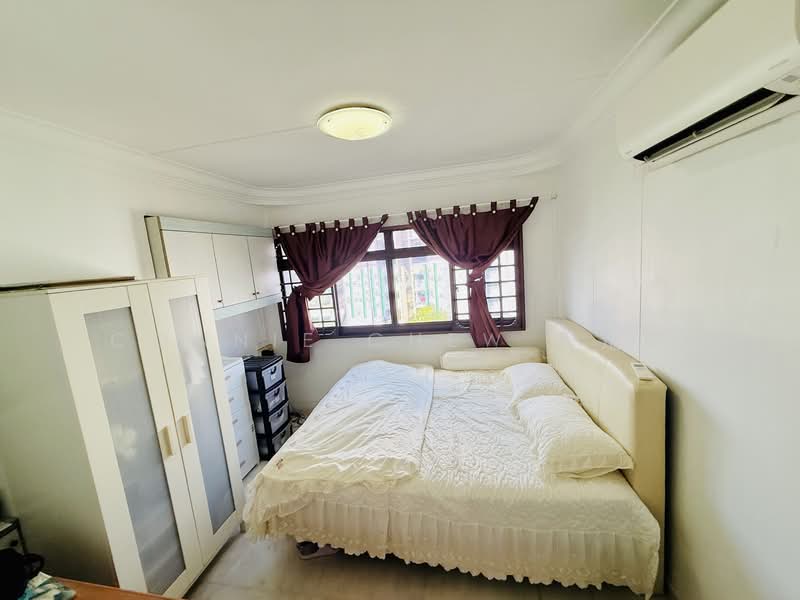 779 Woodlands Crescent HDB Flat For Sale at S$ 700,000 | PropertyGuru Singapore - Bedroom
