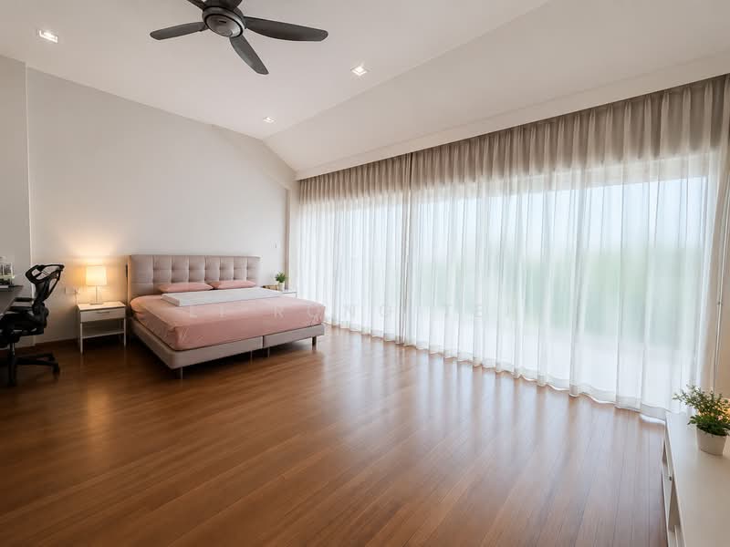 D15 FRANKEL ESTATE MOVE IN CONDITION END TERRACE! HIGH CEILING!, Frankel / Jedburgh / Roseburn, 4 Bedrooms, 3,001 sqft, Terraced House For Sale, by Li Rong Teh, 500092633 - Bedroom - PropertyGuru.com.sg