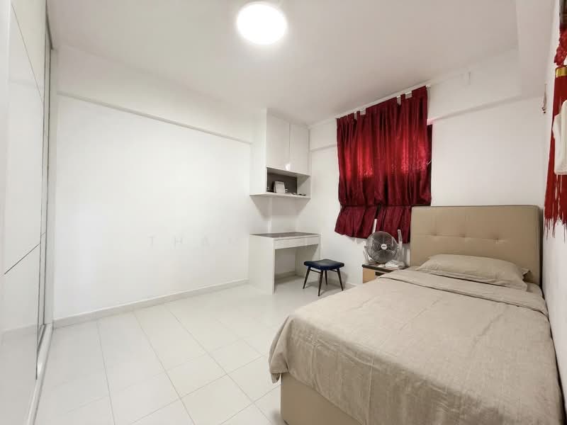 316 Hougang Avenue 7 HDB Flat For Sale at S$ 480,000 | PropertyGuru Singapore - Bedroom