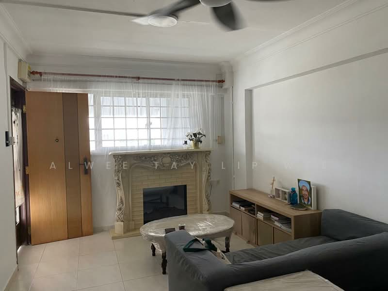424 Tampines Street 41, 424 Tampines Street 41, Room Rental, 120 sqft, HDB Flat For Rent, by Alwee Tay Lip Wee, 500092644 - Living Room - PropertyGuru.com.sg