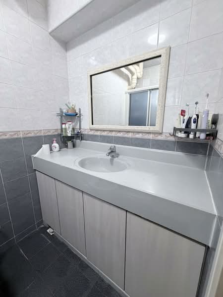 306A Anchorvale Link HDB Flat For Sale at S$ 650,000 | PropertyGuru Singapore - Bathroom