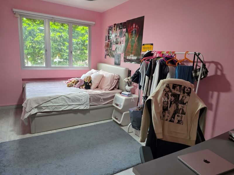 497F Tampines Street 45 HDB Flat For Sale at S$ 950,000 | PropertyGuru Singapore - Bedroom