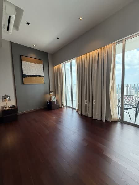 Queens Peak Condominium For Sale at S$ 9,800,000 | PropertyGuru Singapore - Balcony