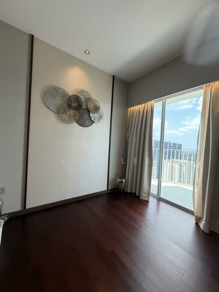 Queens Peak Condominium For Sale at S$ 9,800,000 | PropertyGuru Singapore - Balcony