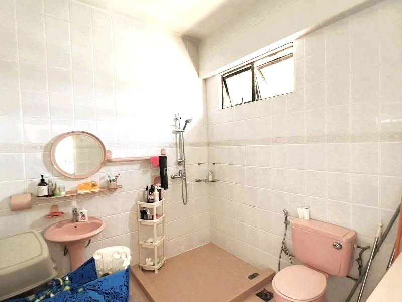 ⭐️GEM PICK⭐️$16XXPSF⭐️BIG LAND FOR CORNER TERRACE⭐️精选推荐⭐️ Corner Terrace For Sale at S$ 5,800,000 | PropertyGuru Singapore - Bathroom