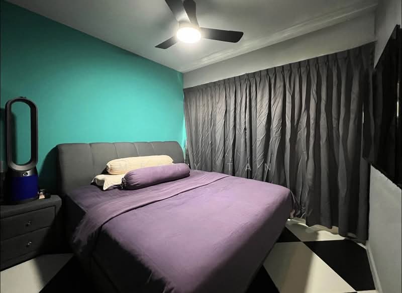 218C Boon Lay Avenue HDB Flat For Sale at S$ 820,000 | PropertyGuru Singapore - Bedroom