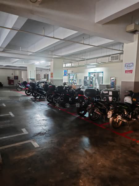 Woodlands Industrial Park E1, , 998 sqft, Factory / Workshop (B2) For Rent, by Derrick Choo 朱治维, 500092676 - Car Park - CommercialGuru.com.sg