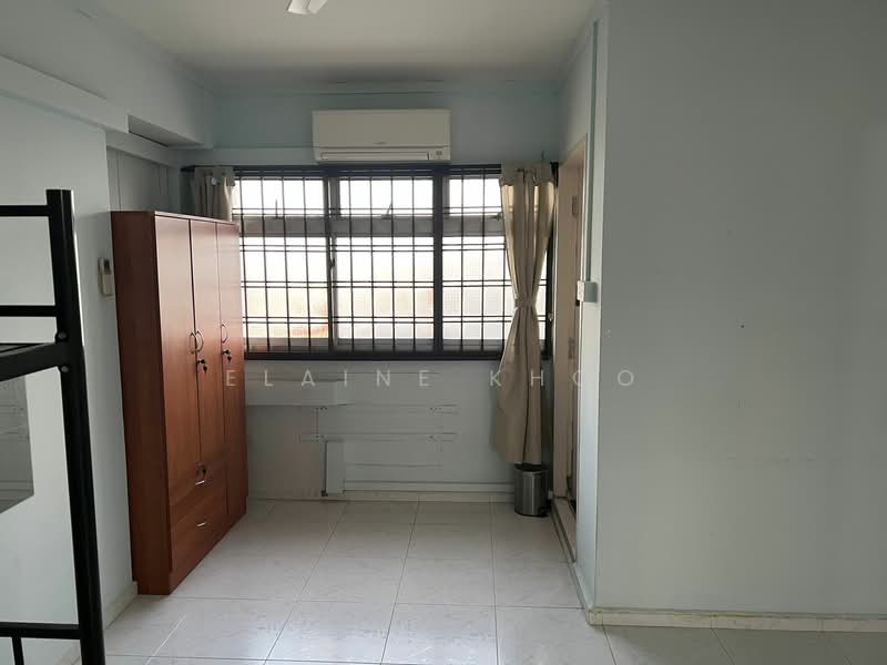 427 Clementi Avenue 3 HDB Flat For Sale at S$ 447,750 | PropertyGuru Singapore - Bedroom