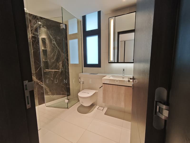 Greenbank Park Semi-Detached House For Sale at S$ 9,500,000 | PropertyGuru Singapore - Bathroom