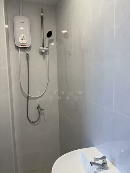 Morimasa Garden, 11 Gilstead Road, 3 Bedrooms, 1,851 sqft, Condominium For Rent, by Susanne Chan, 500092702 - Maid’s toilet  - PropertyGuru.com.sg