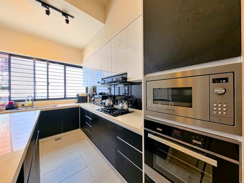 ❤️ IDEAL HOME NEAR MULTIPLE SCHOOLS IN D15 FRANKEL!, Frankel / Jedburgh / Roseburn, 4 Bedrooms, 3,700 sqft, Terraced House For Sale, by Li Rong Teh, 500092716 - Kitchen - PropertyGuru.com.sg