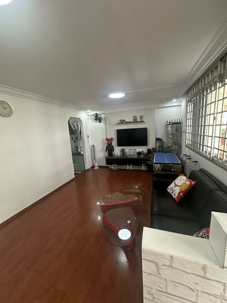 123 Bedok Reservoir Road HDB Flat For Sale at S$ 618,888 | PropertyGuru Singapore - Living Room