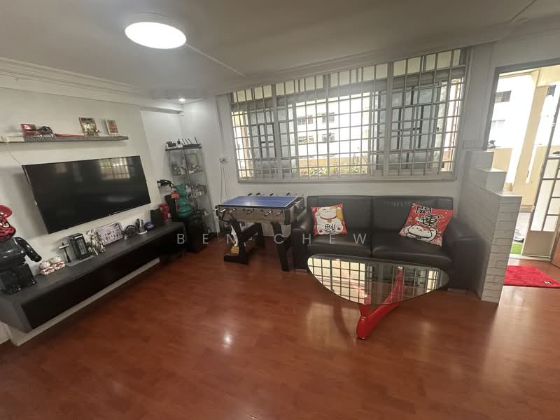 123 Bedok Reservoir Road HDB Flat For Sale at S$ 618,888 | PropertyGuru Singapore - Living Room
