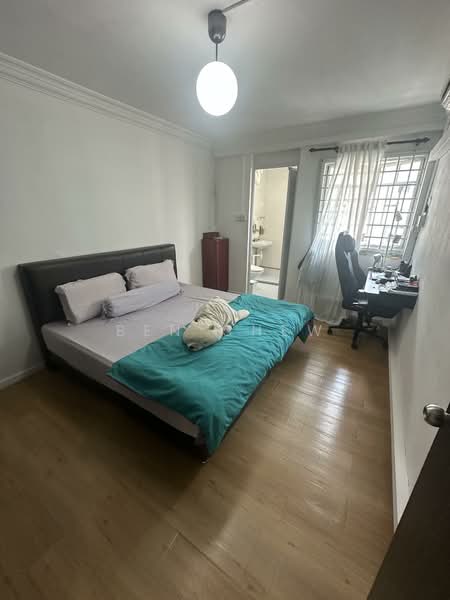 123 Bedok Reservoir Road HDB Flat For Sale at S$ 618,888 | PropertyGuru Singapore - Bedroom