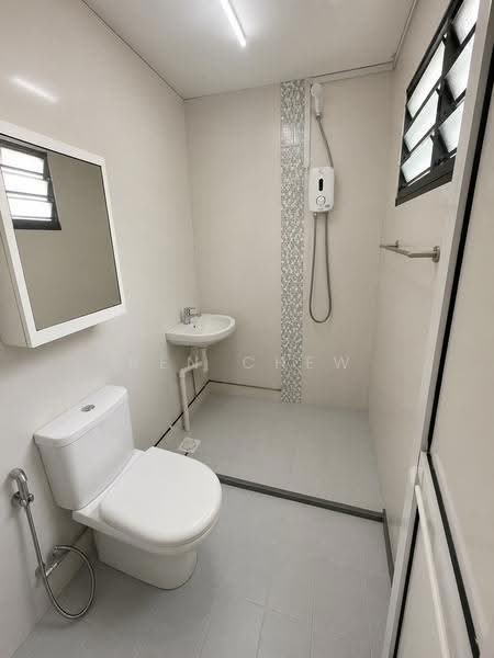 123 Bedok Reservoir Road, 123 Bedok Reservoir Road, Bedok / Upper East Coast, 3 Bedrooms, 904 sqft, HDB Flat For Sale, by Ben Chew, 500092719 - Bathroom - PropertyGuru.com.sg