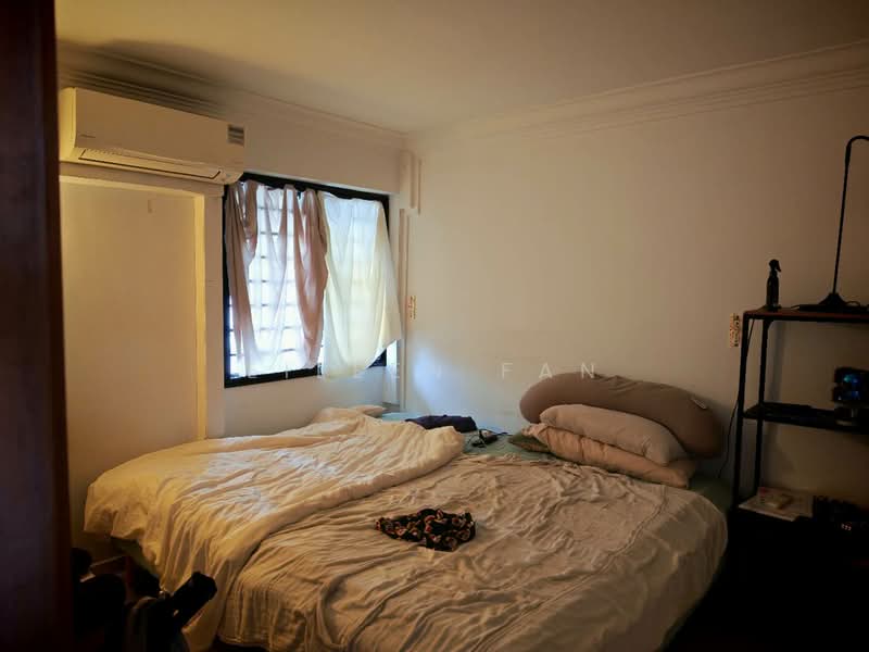 5 Tanjong Pagar Plaza HDB Flat For Sale at S$ 560,000 | PropertyGuru Singapore - Bedroom