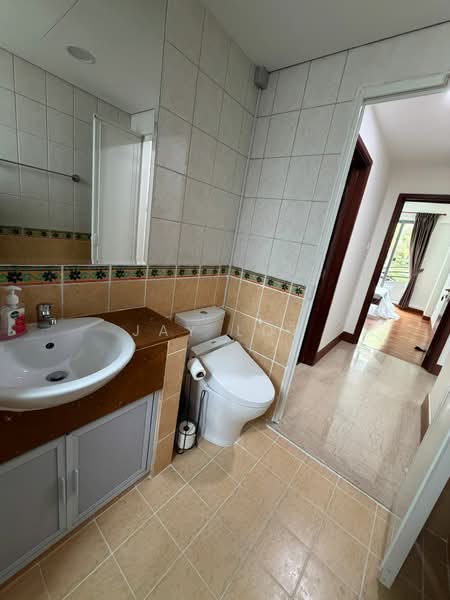 Sunhaven, 781 Upper Changi Road East, Room Rental, 200 sqft, Condominium For Rent, by Jay Low, 500092733 - Bathroom - PropertyGuru.com.sg