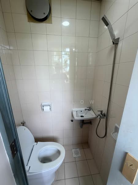 Sunhaven, 781 Upper Changi Road East, Room Rental, 200 sqft, Condominium For Rent, by Jay Low, 500092733 - Bathroom - PropertyGuru.com.sg