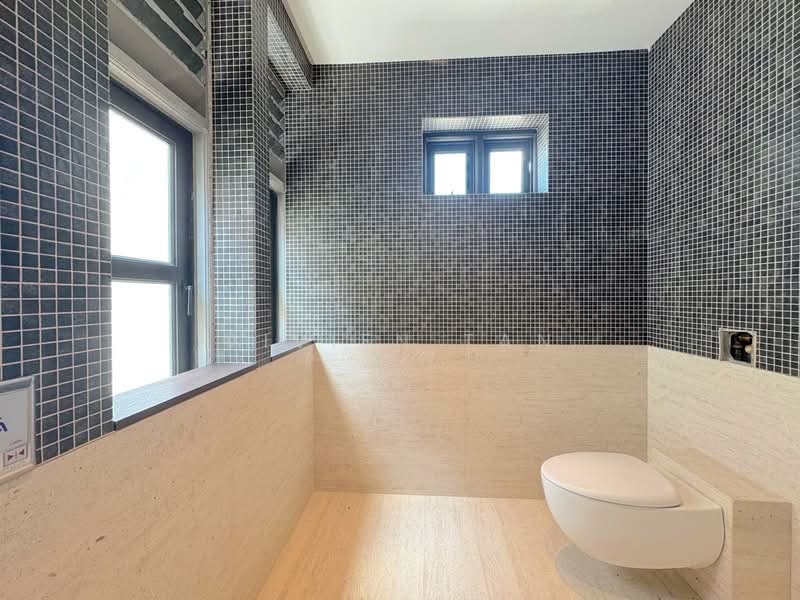 Newly Renovated Corner Shophouse with Lift Access, Keong Saik Road/ Craig Road/ Bukit Pasoh, Chinatown / Tanjong Pagar, 4,958 sqft, Shop / Shophouse For Rent, by Vivien Tan, 500092739 - Bathroom - CommercialGuru.com.sg
