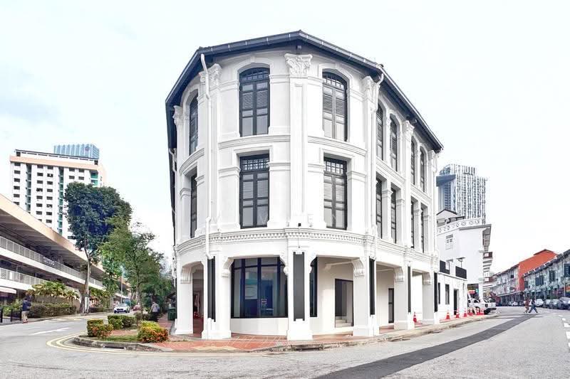 Newly Renovated Corner Shophouse with Lift Access, Keong Saik Road/ Craig Road/ Bukit Pasoh, Chinatown / Tanjong Pagar, 4,958 sqft, Shop / Shophouse For Rent, by Vivien Tan, 500092739 - Exterior - CommercialGuru.com.sg