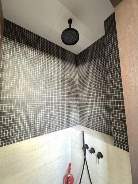 Newly Renovated Corner Shophouse with Lift Access, Keong Saik Road/ Craig Road/ Bukit Pasoh, Chinatown / Tanjong Pagar, 4,958 sqft, Shop / Shophouse For Rent, by Vivien Tan, 500092739 - Bathroom - CommercialGuru.com.sg