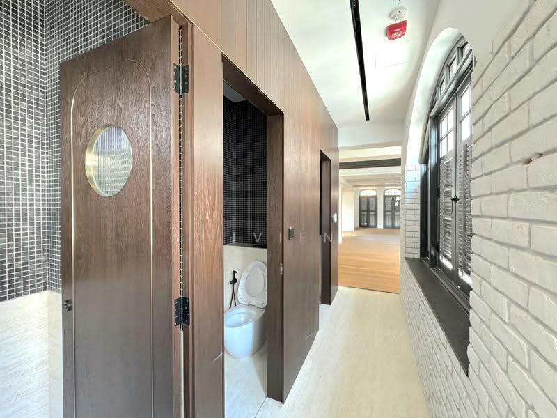 Newly Renovated Corner Shophouse with Lift Access, Keong Saik Road/ Craig Road/ Bukit Pasoh, Chinatown / Tanjong Pagar, 4,958 sqft, Shop / Shophouse For Rent, by Vivien Tan, 500092739 - Bathroom - CommercialGuru.com.sg