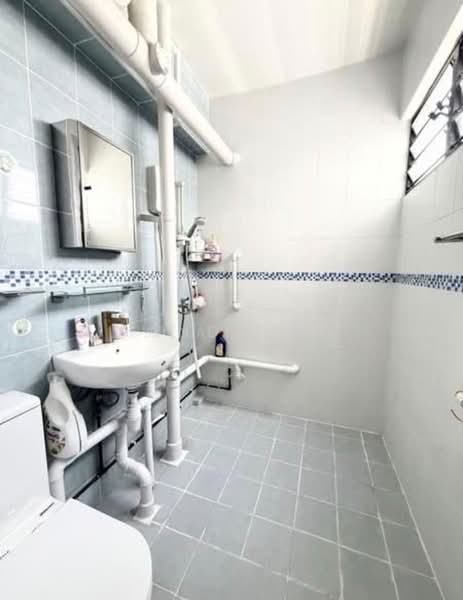 Hougang Central 3RM HDB, , 2 Bedrooms, 797 sqft, HDB Flat For Sale, by Sandy Ng, 500092741 - Bathroom - PropertyGuru.com.sg