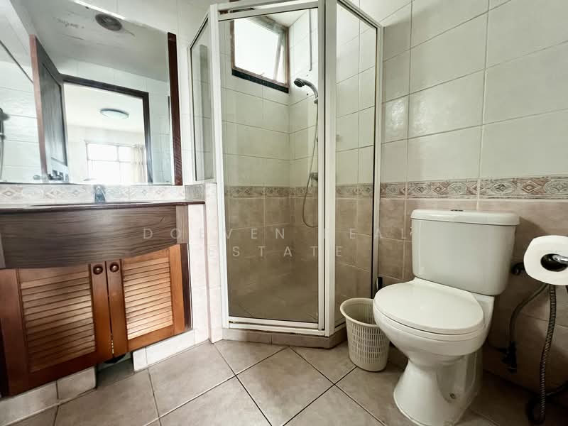 Eastvale, 31 Pasir Ris Drive 3, 3 Bedrooms, 1,195 sqft, Condominium For Rent, by DOEVEN REAL ESTATE, 500092752 - Bathroom - PropertyGuru.com.sg