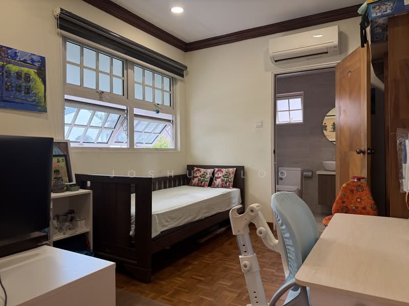 ⭐️⭐️LANDED7772@ Sunrise Well Kept Semi Detached Semi-Detached House For Sale at S$ 6,000,000 | PropertyGuru Singapore - Bedroom