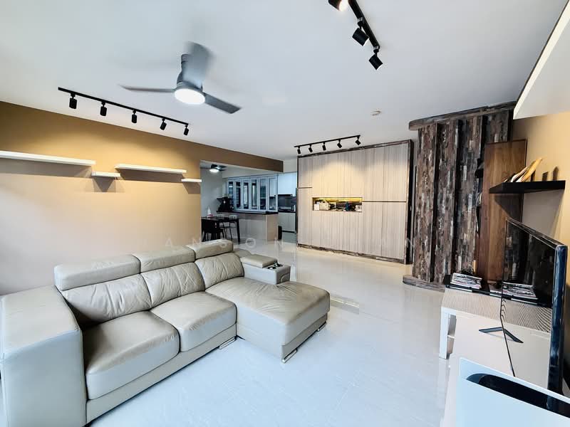 457A Sengkang West Road HDB Flat For Sale at S$ 798,000 | PropertyGuru Singapore - Living Room