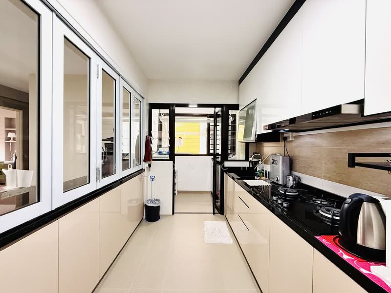 457A Sengkang West Road HDB Flat For Sale at S$ 798,000 | PropertyGuru Singapore - Kitchen