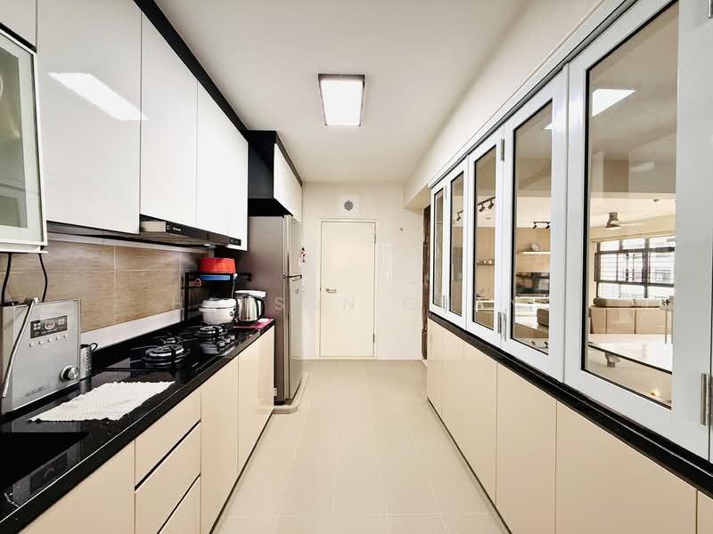 457A Sengkang West Road HDB Flat For Sale at S$ 798,000 | PropertyGuru Singapore - Kitchen