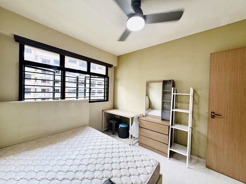457A Sengkang West Road HDB Flat For Sale at S$ 798,000 | PropertyGuru Singapore - Bedroom