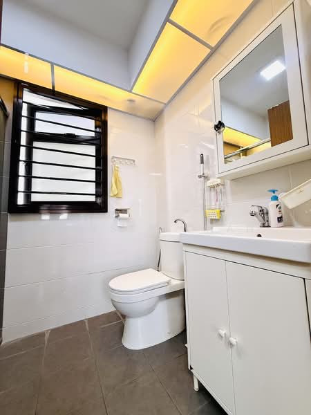 457A Sengkang West Road HDB Flat For Sale at S$ 798,000 | PropertyGuru Singapore - Bathroom