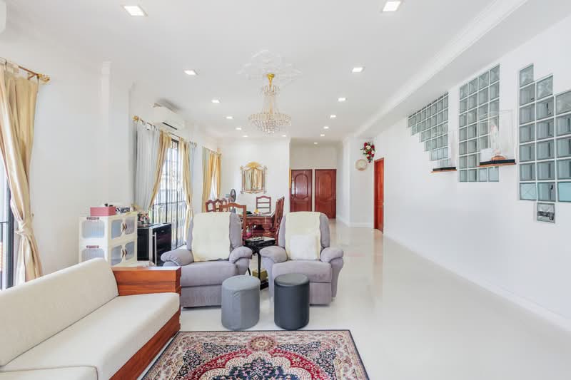 Sembawang Hills Estate Semi-Detached House For Sale at S$ 6,200,000 | PropertyGuru Singapore - Living Room