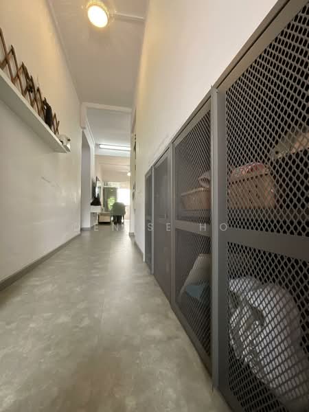 225A Jurong East Street 21, 225A Jurong East Street 21, 3 Bedrooms, 721 sqft, HDB Flat For Rent, by Denise Ho, 500092773 - Corridor - PropertyGuru.com.sg