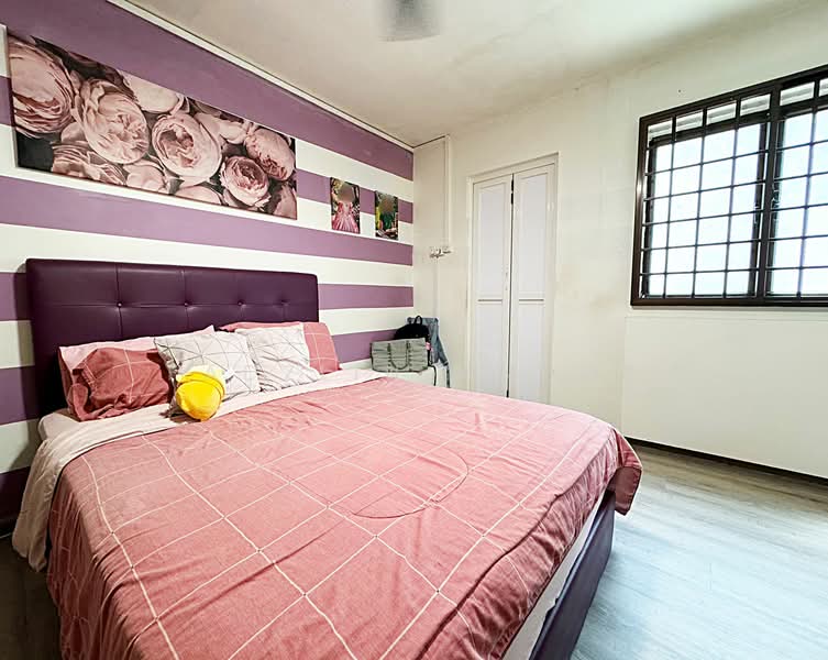 318 Bukit Batok Street 32 HDB Flat For Sale at S$ 515,000 | PropertyGuru Singapore - Bedroom