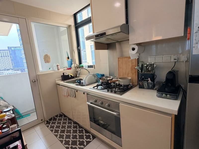 City Square Residences, 10 Kitchener Link, 2 Bedrooms, 872 sqft, Condominium For Rent, by Eric Chia, 500092795 - Kitchen - PropertyGuru.com.sg