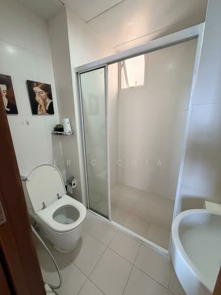 City Square Residences, 10 Kitchener Link, 2 Bedrooms, 872 sqft, Condominium For Rent, by Eric Chia, 500092795 - Bathroom - PropertyGuru.com.sg