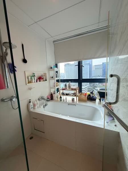 City Square Residences, 10 Kitchener Link, 2 Bedrooms, 872 sqft, Condominium For Rent, by Eric Chia, 500092795 - Bathroom - PropertyGuru.com.sg