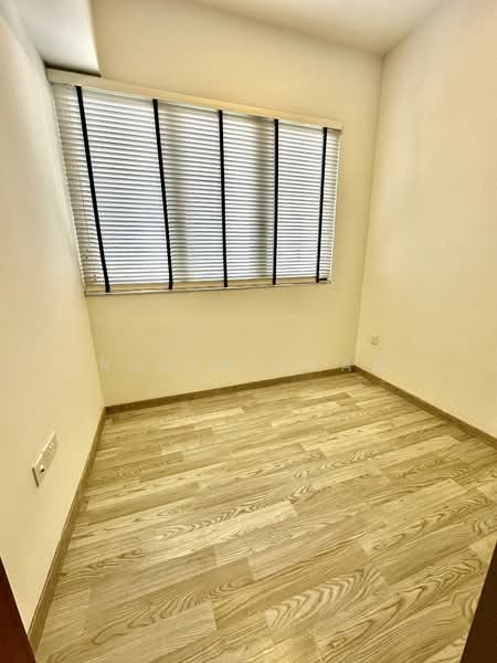 Lakeville Condominium For Sale at S$ 1,380,000 | PropertyGuru Singapore - Common Bedroom 