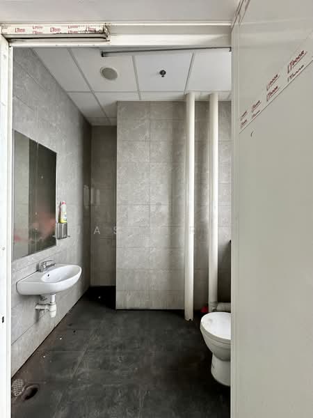 REVV, 1 Corporation Drive, 1,819 sqft, Factory / Workshop (B2) For Sale, by Jason Rei, 500092797 - Bathroom - CommercialGuru.com.sg