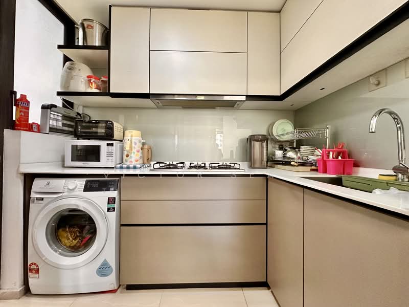 D'Nest Condominium For Sale at S$ 1,460,000 | PropertyGuru Singapore - Kitchen