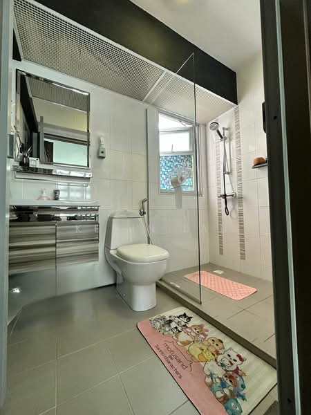 18C Circuit Road HDB Flat For Sale at S$ 979,000 | PropertyGuru Singapore - Bathroom