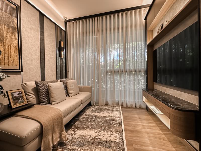 From $2.2k PSF 5-Bed 5-Bath in District 5 with Large Floor Size Condominium For Sale at S$ 3,906,000 | PropertyGuru Singapore - Common Bedroom 1