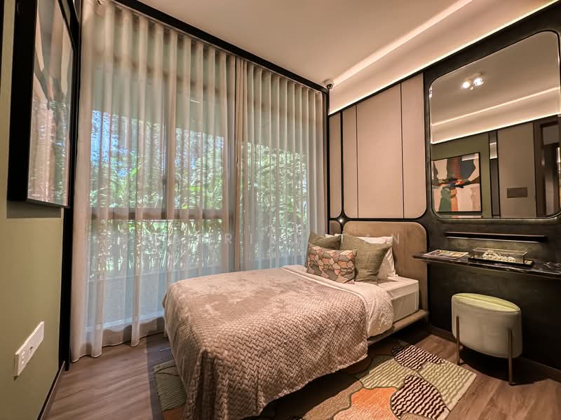 From $2.2k PSF 5-Bed 5-Bath in District 5 with Large Floor Size Condominium For Sale at S$ 3,906,000 | PropertyGuru Singapore - Common Bedroom 2
